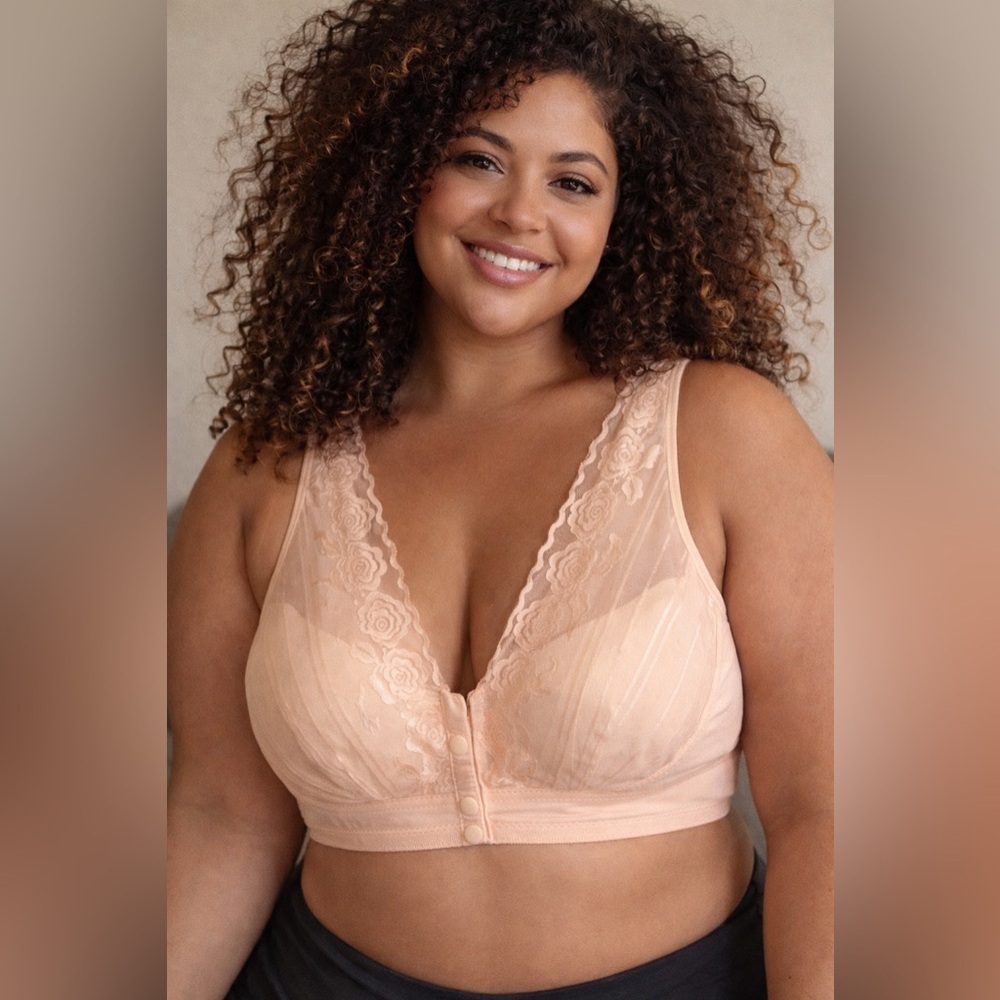 Amazon Lace Front-Closure Bra - Size 48 (Note: Band 16” Unstretched)